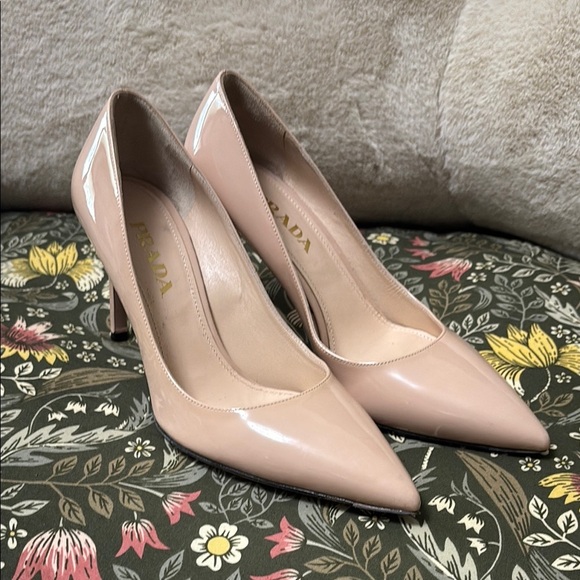 Prada Cream Patent Leather Heels - Picture 1 of 9